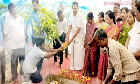 மேம்பாலம் கட்டும் பணிக்கு பூமி பூஜையை அமைச்சர் ஆர்.காந்தி தொடங்கி வைத்த போது எடுத்த படம்.