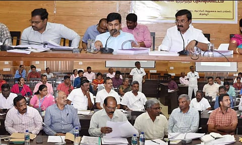 ஆய்வுக்கூட்டத்தில் அமைச்சர் மு.பெ.சாமிநாதன் பேசியபோது எடுத்தபடம்.