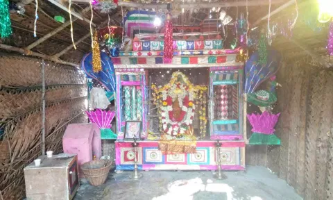 திருட்டு நடந்த மாரியம்மன் கோவில்.