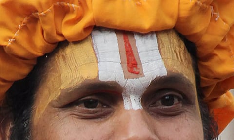 வைணவர்கள் நெற்றியில் நாமம் போட்டு கொள்வதற்கான காரணமும்... தத்துவமும்...