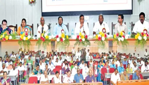 சுகாதார பேரவை கூட்டம் நடந்தபோது எடுத்த படம்.