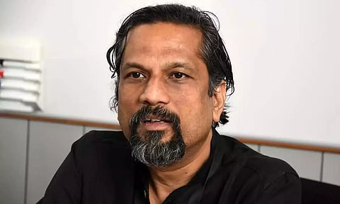 எனக்கு தெரியாமல் உறவினர்கள் பெயரில் சொத்துகள் மாற்றம்- ZOHO நிறுவன சி.இ.ஒ மீது மனைவி பரபரப்பு குற்றச்சாட்டு