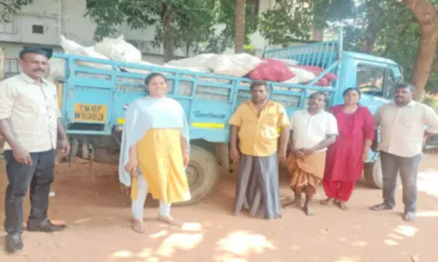 நாகர்கோவிலில் இருந்து கேரளாவுக்கு கடத்திய 2 டன் ரேசன் அரிசி.