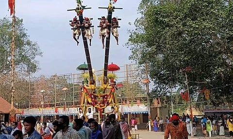 கொல்லங்கோடு பத்ரகாளி அம்மன் கோவிலில் தூக்கத்திருவிழா கொடியேற்றத்துடன் நாளை தொடங்குகிறது