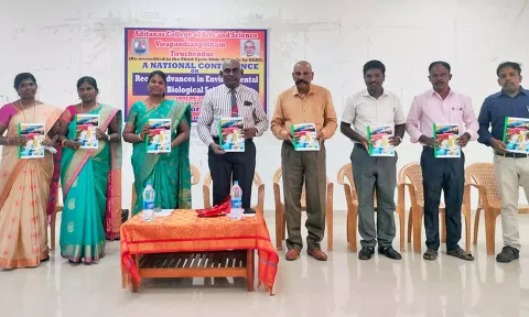 கருத்தரங்கம் நடைபெற்றபோது எடுத்த படம்.