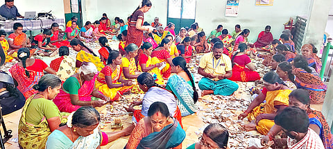 கோவில் உண்டியல் பணம் எண்ணும் பணி நடந்தது.
