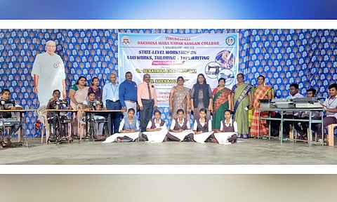 பயிற்சி பட்டறை நடைபெற்றபோது எடுத்த படம்.