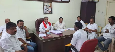 வெலிங்டன் கண்டோன்மென்ட் தேர்தலில் தி.மு.க சார்பில் போட்டியிடுபவர்களிடம் நேர்காணல்