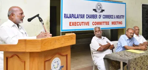 ராஜபாளையத்தில் தொழில் வர்த்தக சங்க ஆலோசனை கூட்டம் நடந்தது.