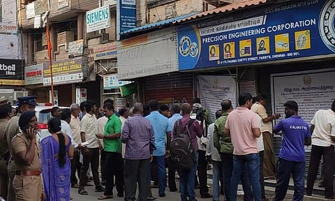 முத்துக்குமாரசாமி கோவிலுக்கு சொந்தமான ரூ.10 கோடி மதிப்பிலான கட்டிடம் மீட்பு- இந்து சமய அறநிலையத்துறை நடவடிக்கை