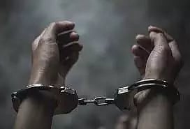 மனைவியை தாக்கிய தனியார் நிறுவன ஊழியர் கைது