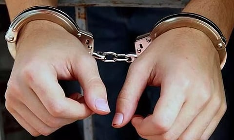 மாணவி கற்பழிப்பு வழக்கு: கோர்ட்டில் ஆஜராகாமல் இருந்த வாலிபர்- 10 ஆண்டுகளுக்கு பிறகு கைது