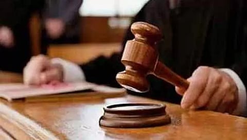 அரியலூரில் கல்விக்கடனுக்காக விபத்தில் இறந்த மாணவனுக்கு கோர்ட்டு சம்மன்