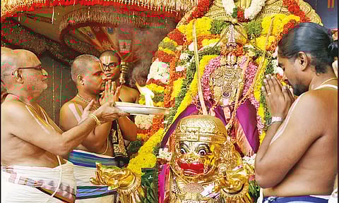 பிரம்மோற்சவ விழா 6-வது நாள்:அனுமன் வாகனத்தில் கோதண்டராமர் உலா