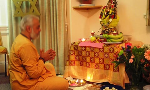 கல்விச்செல்வமும், கைநிறையப் பொருள் வரவும் கிடைக்க....