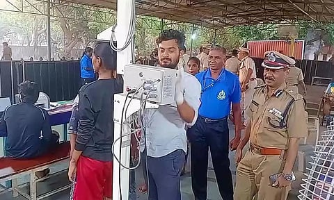 பெண் காவலர்களுக்கு&nbsp; உடல் தகுதி தேர்வு நடந்த காட்சி.