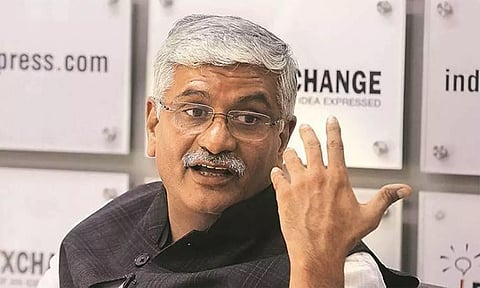 அரசியல் சட்டத்தை விட தன்னை உயர்ந்தவராக கருதுகிறார் ராகுல் காந்தி: கஜேந்திர சிங் ஷெகாவத்