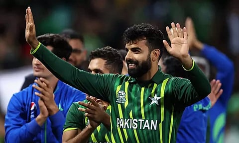 டி20 கிரிக்கெட்டில் 100 விக்கெட்டுகளை வீழ்த்திய முதல் பாகிஸ்தான் வீரர்- ஷதாப் கான் சாதனை