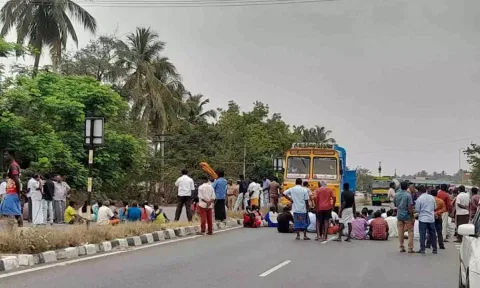 மறியலில் ஈடுபட்ட பொதுமக்கள்.&nbsp;