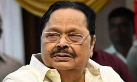 அடையாறு ஆற்றின் முகத்துவாரம் விரைவில் தூர் வாரப்படும்- சட்டசபையில் துரைமுருகன் தகவல்