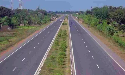 ரூ.120 கோடியில் 4 வழிச்சாலை அமைக்கும் பணி