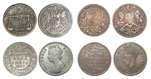 மாணவர்கள் கண்டெடுத்த ஆங்கிலேயர் கால நாணயங்கள்.