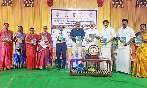 தட்சணமாற நாடார் சங்க கல்லூரியில் சர்வதேச கருத்தரங்கு நடைபெற்ற போது எடுத்த படம்.