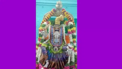 சிறப்பு அலங்காரத்தில் முத்துமாரியம்மன்.