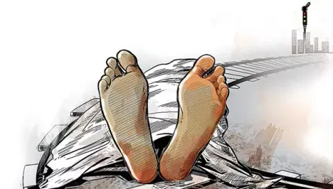 மகுடஞ்சாவடி ரெயில் தண்டவாளத்தில் தலை சிதைந்து, கை துண்டித்த நிலையில் ஆண் பிணம் மீட்பு