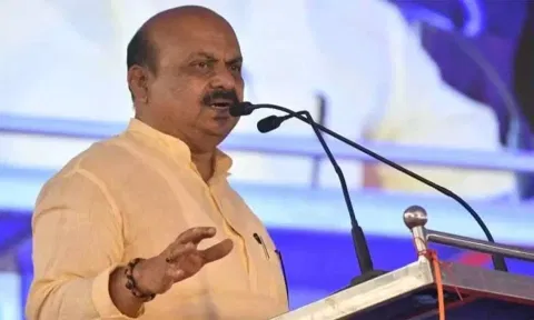 கர்நாடகாவில் முதல்வர் பசவராஜ் பொம்மையின் காரை சோதனையிட்ட தேர்தல் அதிகாரிகள்