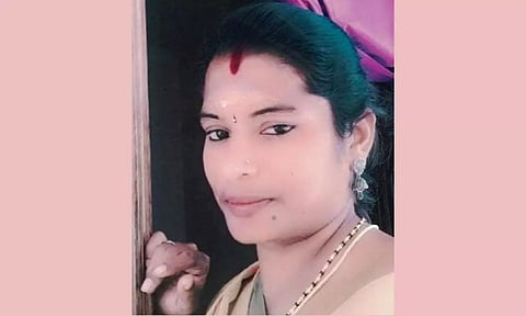 கோவை கோர்ட்டில் ஆசிட் வீச்சில் காயம் அடைந்த பெண்ணுக்கு பிளாஸ்டிக் சர்ஜரி