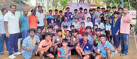 மினி மாரத்தான் போட்டியில் வெற்றி பெற்றவர்கள்.