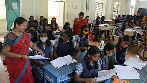 தமிழகம், புதுச்சேரியில் நாளை மறுநாள் தொடங்குகிறது: 10-ம் வகுப்பு பொதுத்தேர்வை 9.76 லட்சம் மாணவர்கள் எழுதுகிறார்கள்