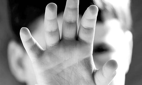 திருக்கழுக்குன்றம் அருகே 3 வயது குழந்தையை கடத்த முயன்ற வாலிபரை மடக்கி பிடித்த பொதுமக்கள்