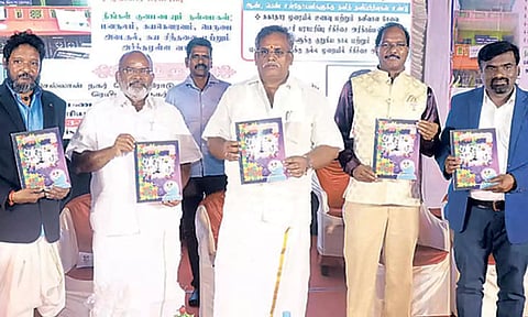 சபாநாயகர் ஏம்பலம் செல்வம்  ஆட்டிசம் விழிப்புணர்வு மாநாட்டில் புத்தகம் வெளியிட்ட காட்சி.