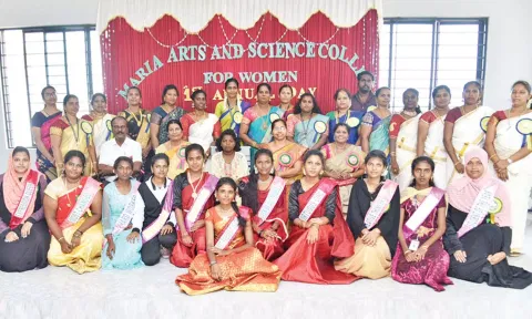 மரியா கல்லூரியின் முதலாம் ஆண்டுவிழா நடைபெற்ற போது எடுத்தபடம்.