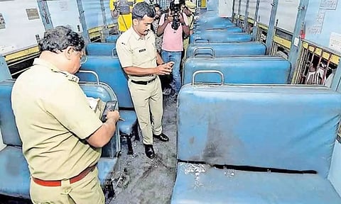 கேரளாவில் ஓடும் ரெயிலில் 3 பயணிகள் எரித்து கொன்ற சம்பவத்தில் ஐ.எஸ். பயங்கரவாதிகளுக்கு தொடர்பு?