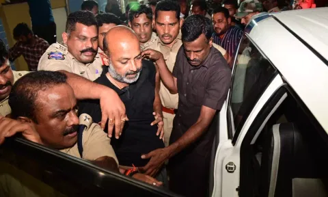 தெலுங்கானா பாஜக மாநில தலைவர் அதிரடி கைது - போலீஸ் நடவடிக்கை!