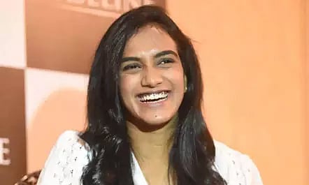 உலகளவில் அதிக சம்பளம் வாங்கும் வீராங்கனைகள் பட்டியலில் இடம்பெற்ற பி.வி.சிந்து