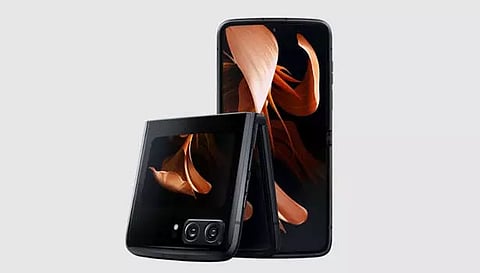 இணையத்தில் லீக் ஆன மோட்டோ ஃப்ளிப் போன் விவரங்கள்