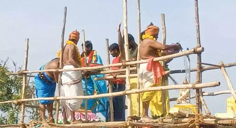 பவானி அம்மன் ஆலயத்தில் வருசாபிஷேகம் நடைபெற்ற போது எடுத்த படம்.