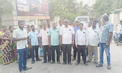 ரேசன் கடை பணியாளர்கள் ஆர்ப்பாட்டம்