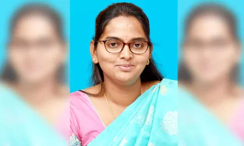 கலெக்டர் சாருஸ்ரீ.&nbsp;