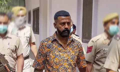 கோடி ரூபாய்க்கு சங்கேத குறியீடு 'நெய்': கெஜ்ரிவால் பயன்படுத்தியதாக சுகேஷ் சந்திரசேகர் தகவல்