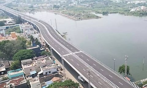 உயர்மட்ட மேம்பாலம்
