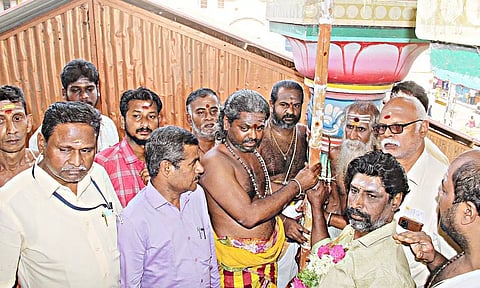 தேரடி கருப்பண்ணசாமி கோவிலில் முகூர்த்தக்கால் நடும் நிகழ்ச்சி
