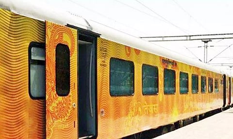 தேஜஸ் ரெயில் நாளை திருச்சி வரை மட்டுமே செல்லும்- தெற்கு ரெயில்வே அறிவிப்பு