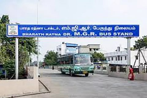 நெல்லையில் இருந்து கலுங்குவிளை வழியாக சாத்தான்குளம் வந்த 2 அரசு பஸ்கள் நிறுத்தம் - பொதுமக்கள் பாதிப்பு