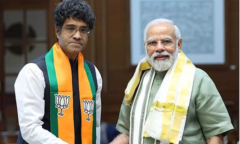 பிரதமர் மோடியை சந்தித்த ராஜாஜியின் கொள்ளு பேரன்
