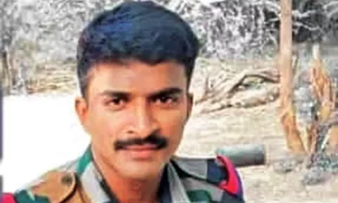துப்பாக்கி சூட்டில் பலியான ராணுவ வீரர் யோகேஷ்குமார்.